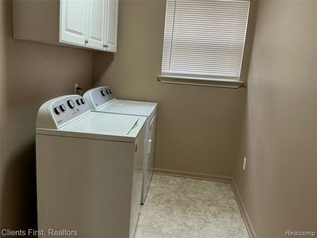 48161 Nottinghill Lane, Canton, MI 48188