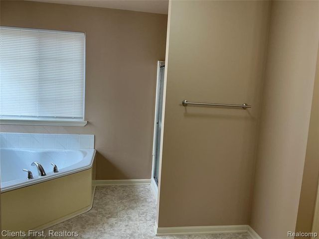 48161 Nottinghill Lane, Canton, MI 48188