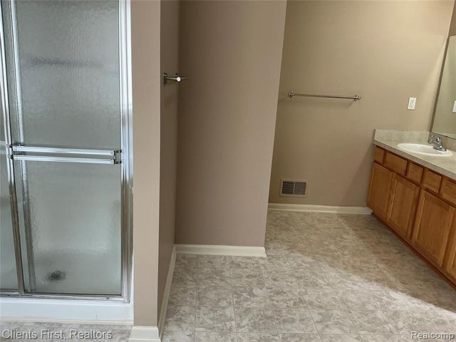 48161 Nottinghill Lane, Canton, MI 48188