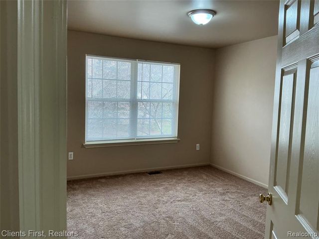 48161 Nottinghill Lane, Canton, MI 48188