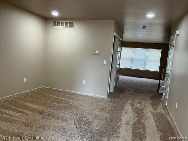 48161 Nottinghill Lane, Canton, MI 48188