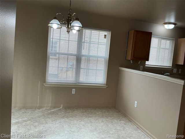 48161 Nottinghill Lane, Canton, MI 48188