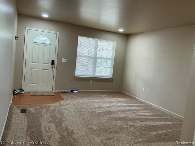 48161 Nottinghill Lane, Canton, MI 48188