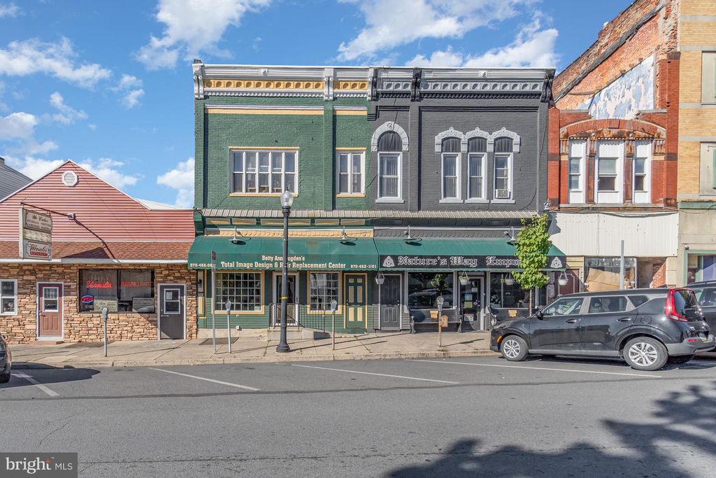 Image 2 of property listing at 30 S MAIN ST, Shenandoah, PA 17976