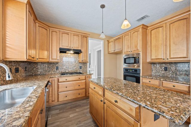 6931 Royal Knoll Court, Pasadena, TX 77505