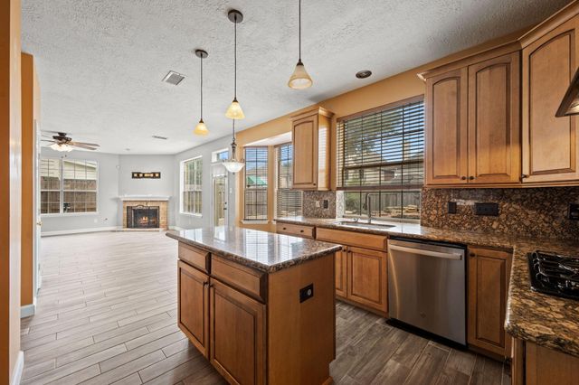 6931 Royal Knoll Court, Pasadena, TX 77505