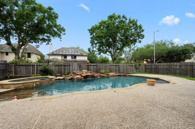 6931 Royal Knoll Court, Pasadena, TX 77505