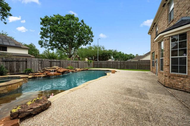 6931 Royal Knoll Court, Pasadena, TX 77505