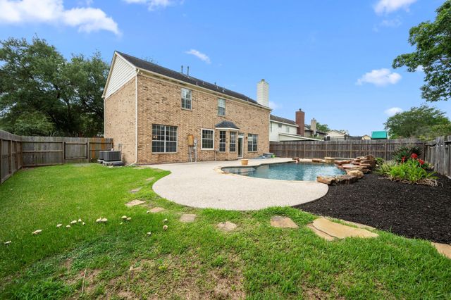 6931 Royal Knoll Court, Pasadena, TX 77505