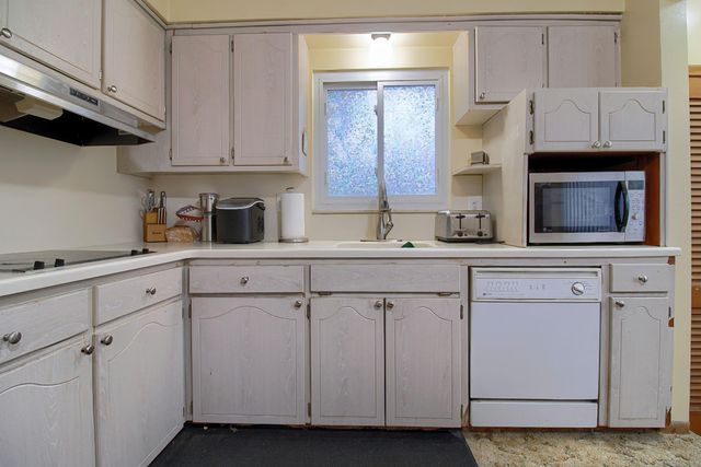 33725 Cindy Street, Livonia City, MI 48150