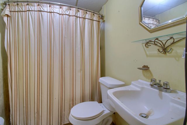 33725 Cindy Street, Livonia City, MI 48150