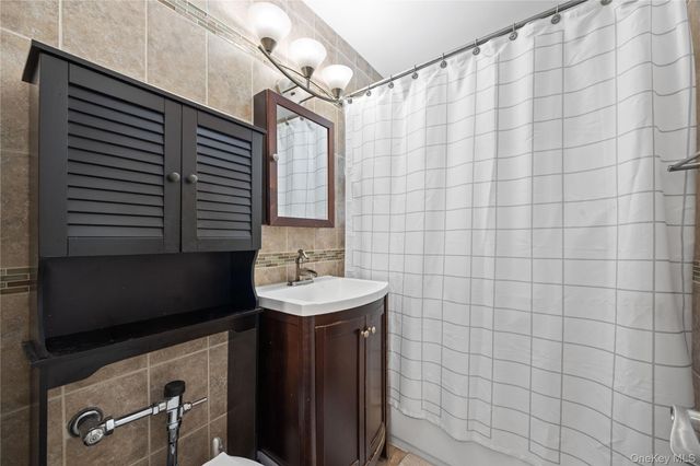 83-20 98 Street 4E, Woodhaven, NY 11421