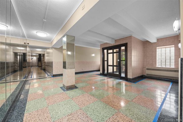 83-20 98 Street 4E, Woodhaven, NY 11421