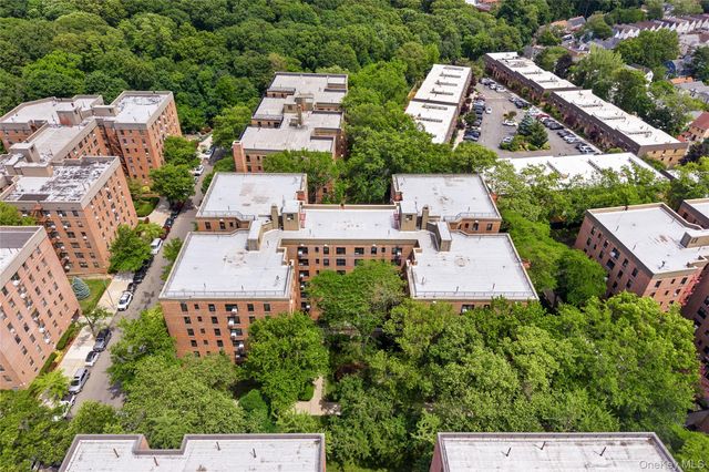 83-20 98 Street 4E, Woodhaven, NY 11421