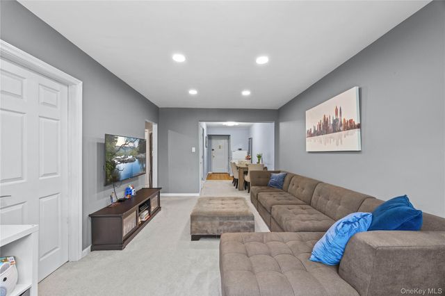 83-20 98 Street 4E, Woodhaven, NY 11421