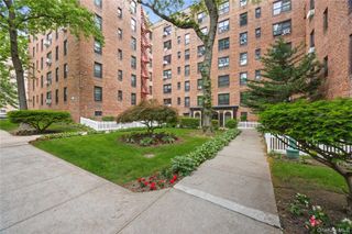 83-20 98 Street 4E, Woodhaven, NY 11421