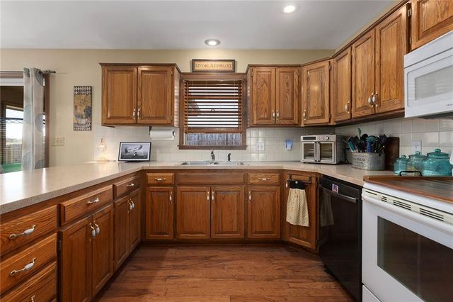 1933 Meadowlane Street, Kearney, MO 64060