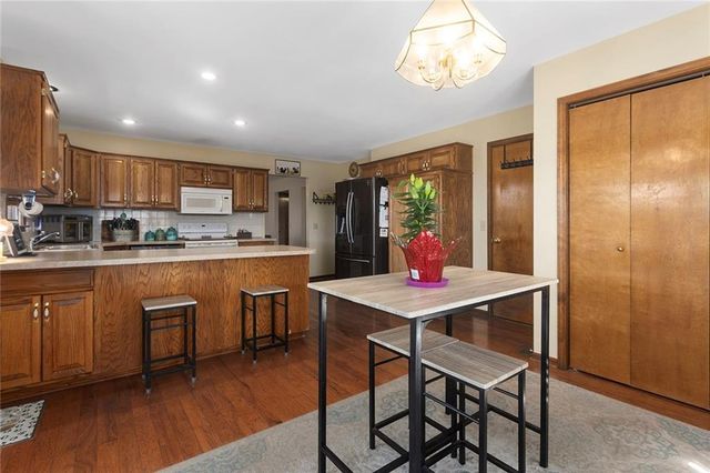 1933 Meadowlane Street, Kearney, MO 64060