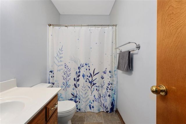 1933 Meadowlane Street, Kearney, MO 64060