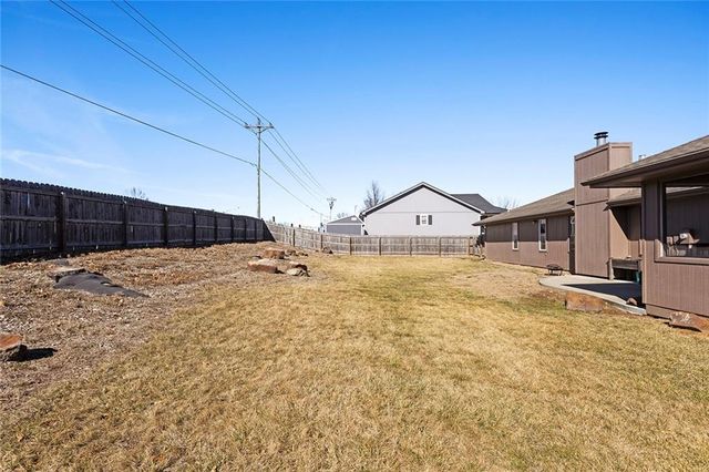 1933 Meadowlane Street, Kearney, MO 64060