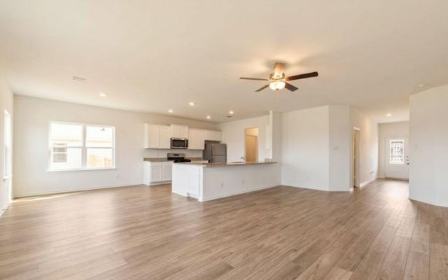 235 Surrey Oaks, Maxwell, TX 78656