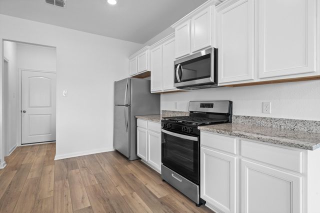 235 Surrey Oaks, Maxwell, TX 78656