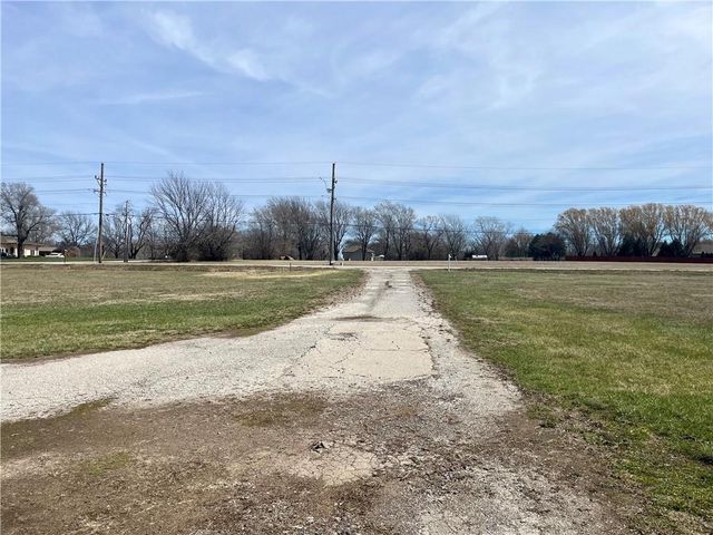 19206 Metcalf Avenue, Stilwell, KS 66085