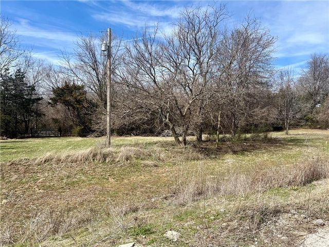 19206 Metcalf Avenue, Stilwell, KS 66085