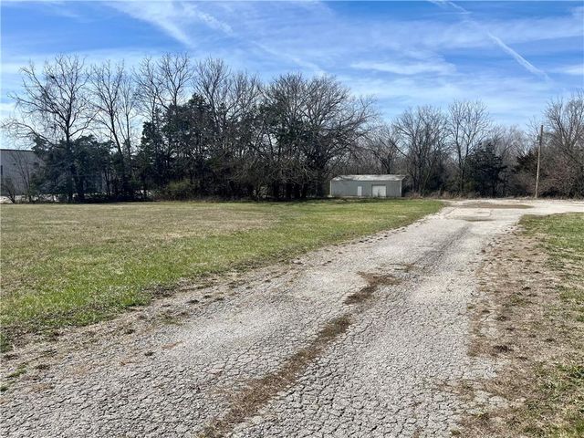 19206 Metcalf Avenue, Stilwell, KS 66085