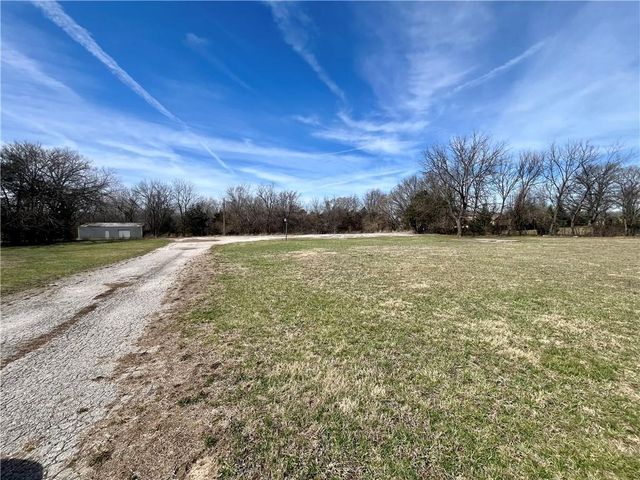 19206 Metcalf Avenue, Stilwell, KS 66085