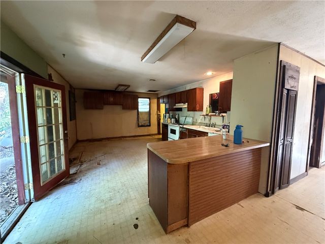 2422 N Hayden Road, Pea Ridge, AR 72751