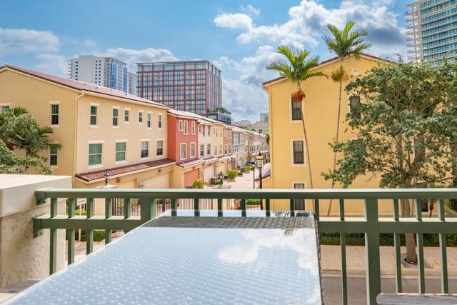 403 S Sapodilla Avenue 207, West Palm Beach, FL 33401