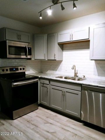 6713 E Cheery Lynn Road 2, Scottsdale, AZ 85251