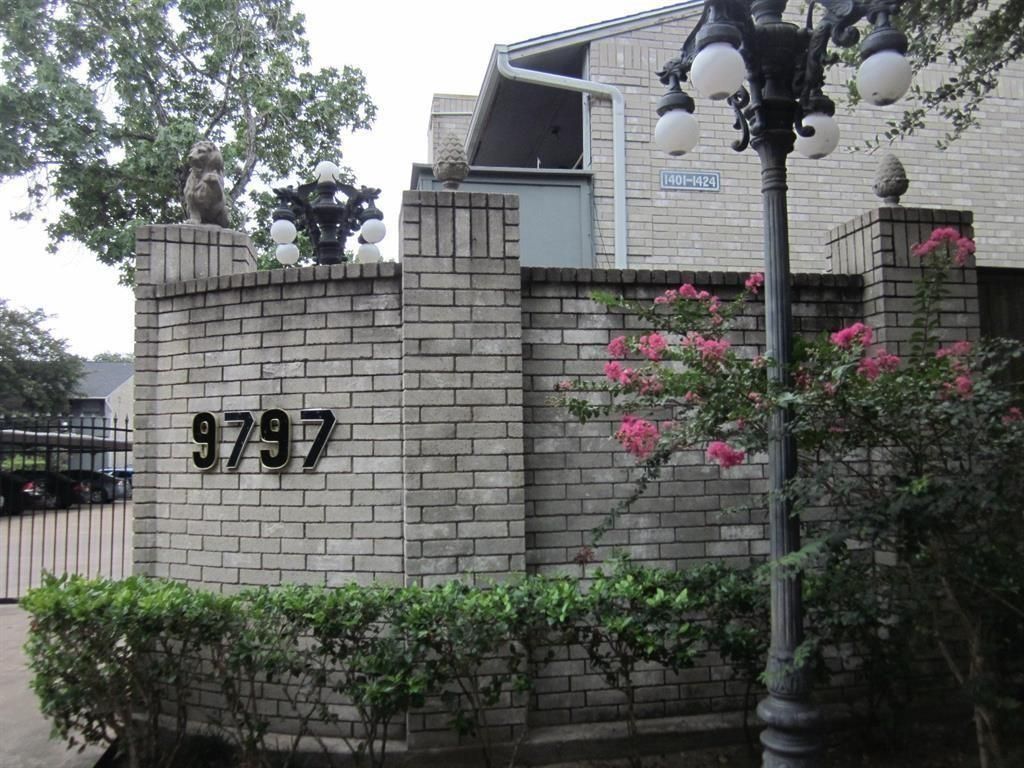 9797 Leawood Boulevard 106, Houston, TX 77099