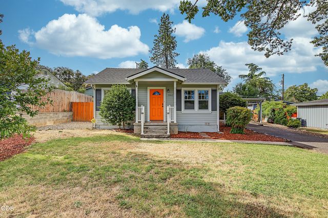 2222 Aloha Avenue, Medford, OR 97504