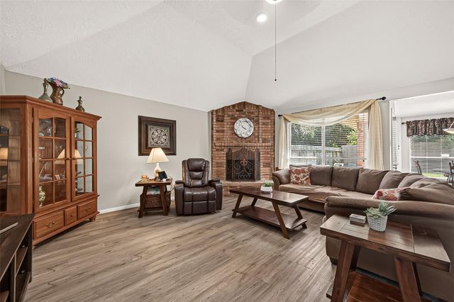 16314 Maple Downs Lane, Sugar Land, TX 77498