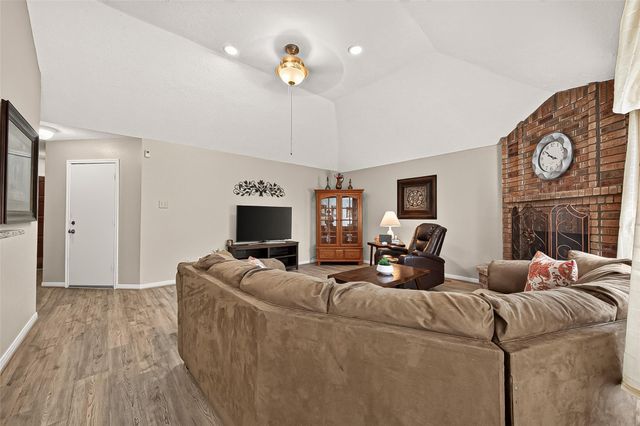 16314 Maple Downs Lane, Sugar Land, TX 77498