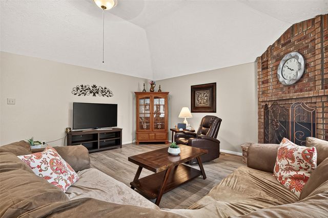 16314 Maple Downs Lane, Sugar Land, TX 77498