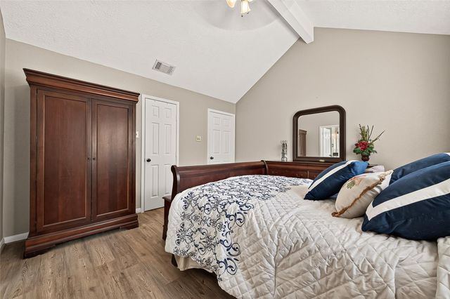 16314 Maple Downs Lane, Sugar Land, TX 77498