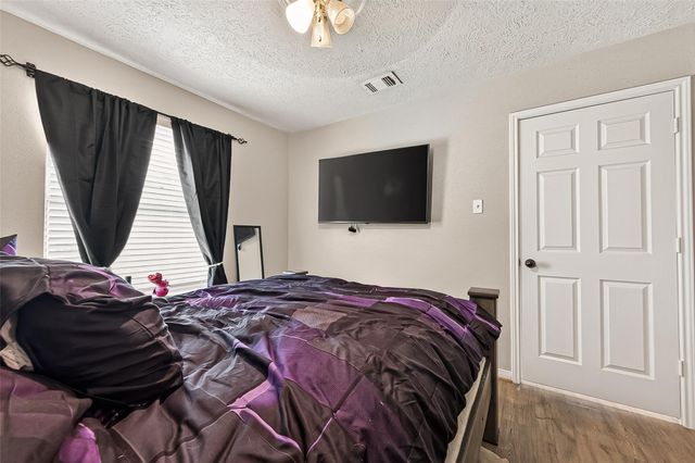 16314 Maple Downs Lane, Sugar Land, TX 77498