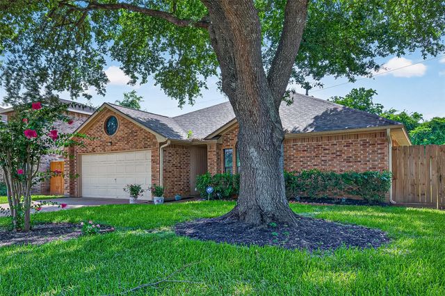 16314 Maple Downs Lane, Sugar Land, TX 77498