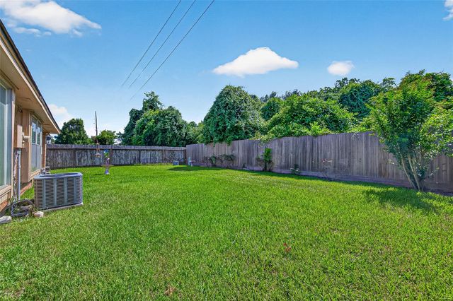 16314 Maple Downs Lane, Sugar Land, TX 77498