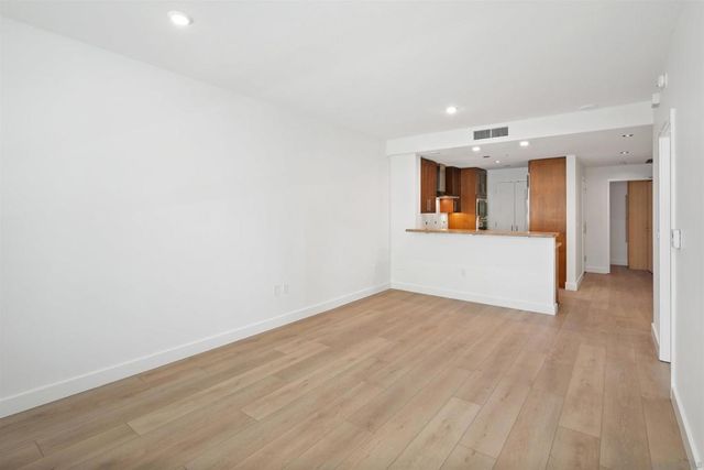 325 7Th Ave 407, San Diego, CA 92101