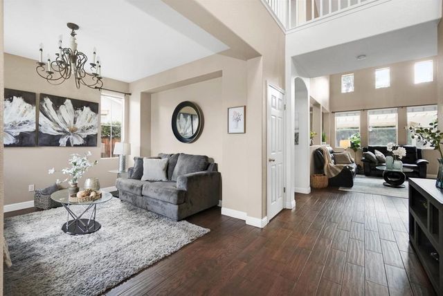 327 327 Brookview Way, Hayward, CA 94544