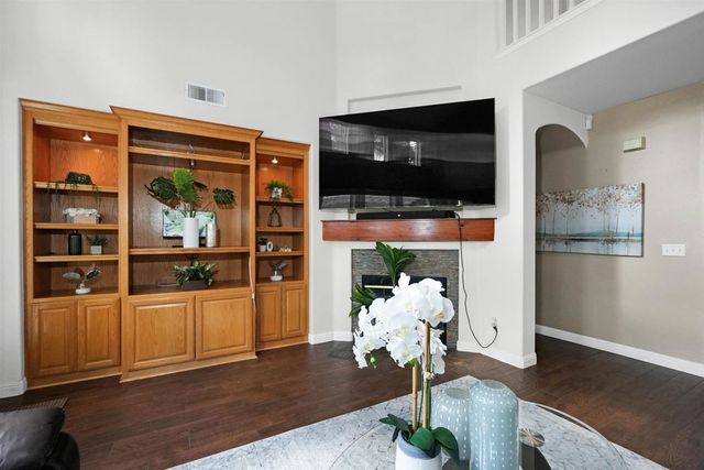 327 327 Brookview Way, Hayward, CA 94544