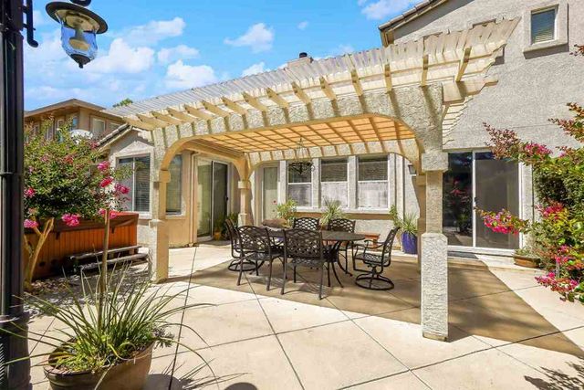 327 327 Brookview Way, Hayward, CA 94544