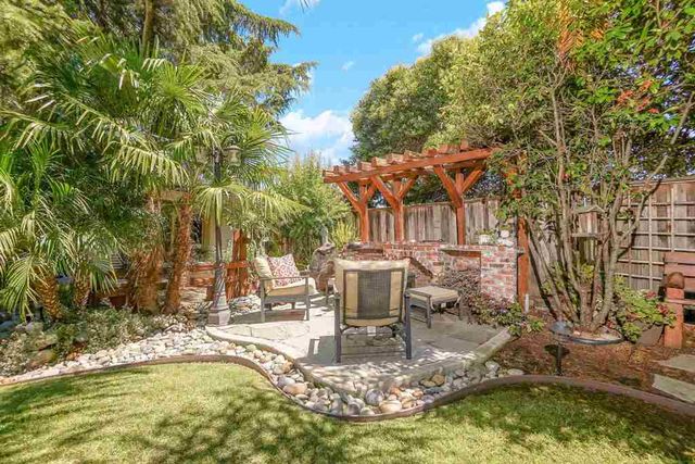 327 327 Brookview Way, Hayward, CA 94544