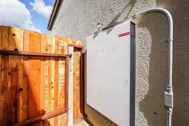 327 327 Brookview Way, Hayward, CA 94544