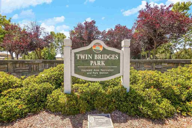 327 327 Brookview Way, Hayward, CA 94544