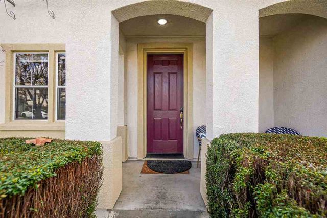 327 327 Brookview Way, Hayward, CA 94544